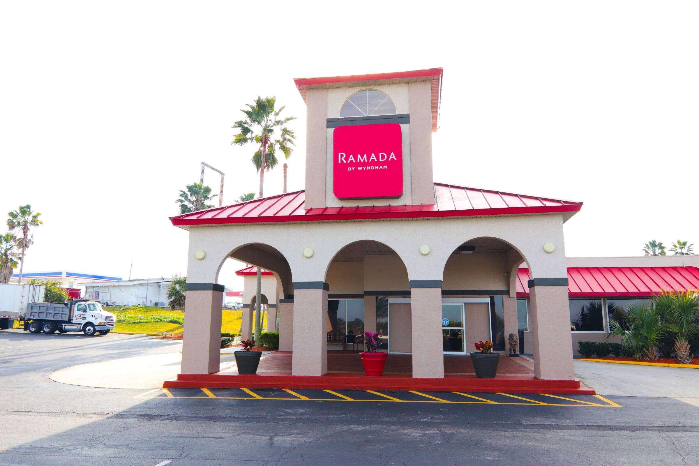 Ramada By Wyndham Davenport Orlando South Hotel Eksteriør billede