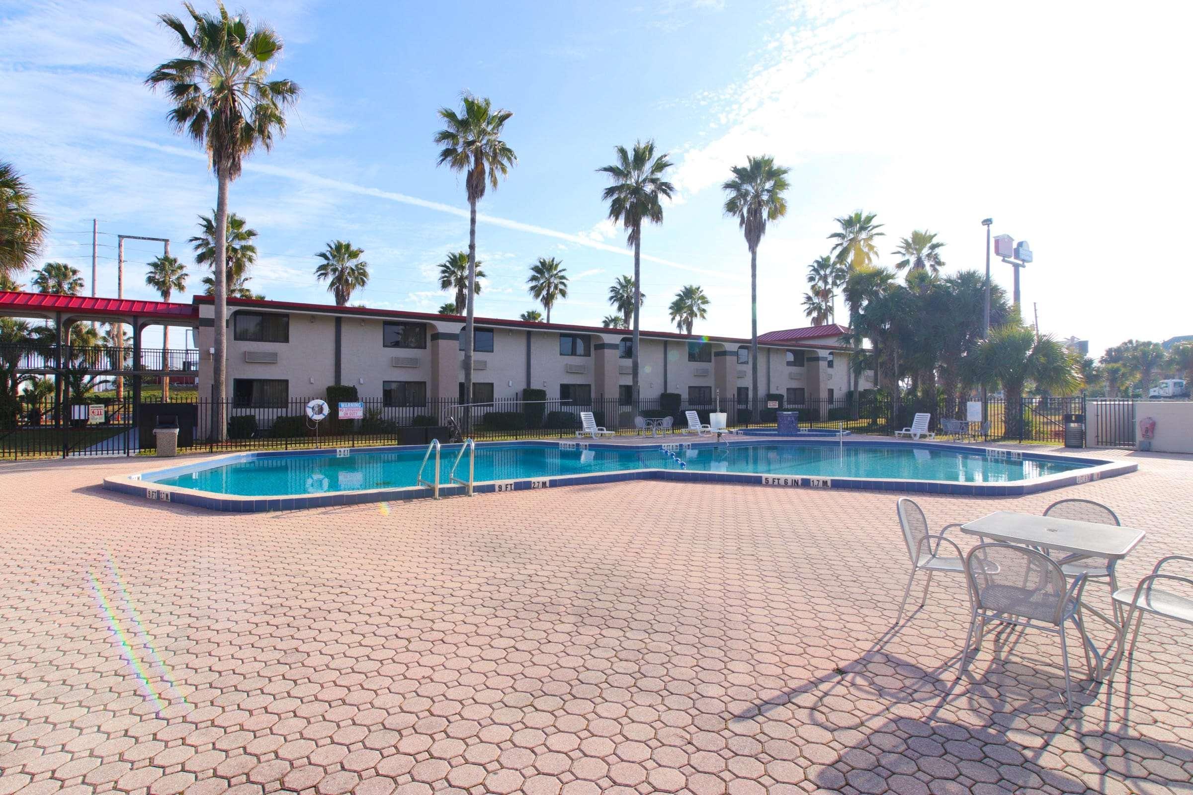 Ramada By Wyndham Davenport Orlando South Hotel Eksteriør billede
