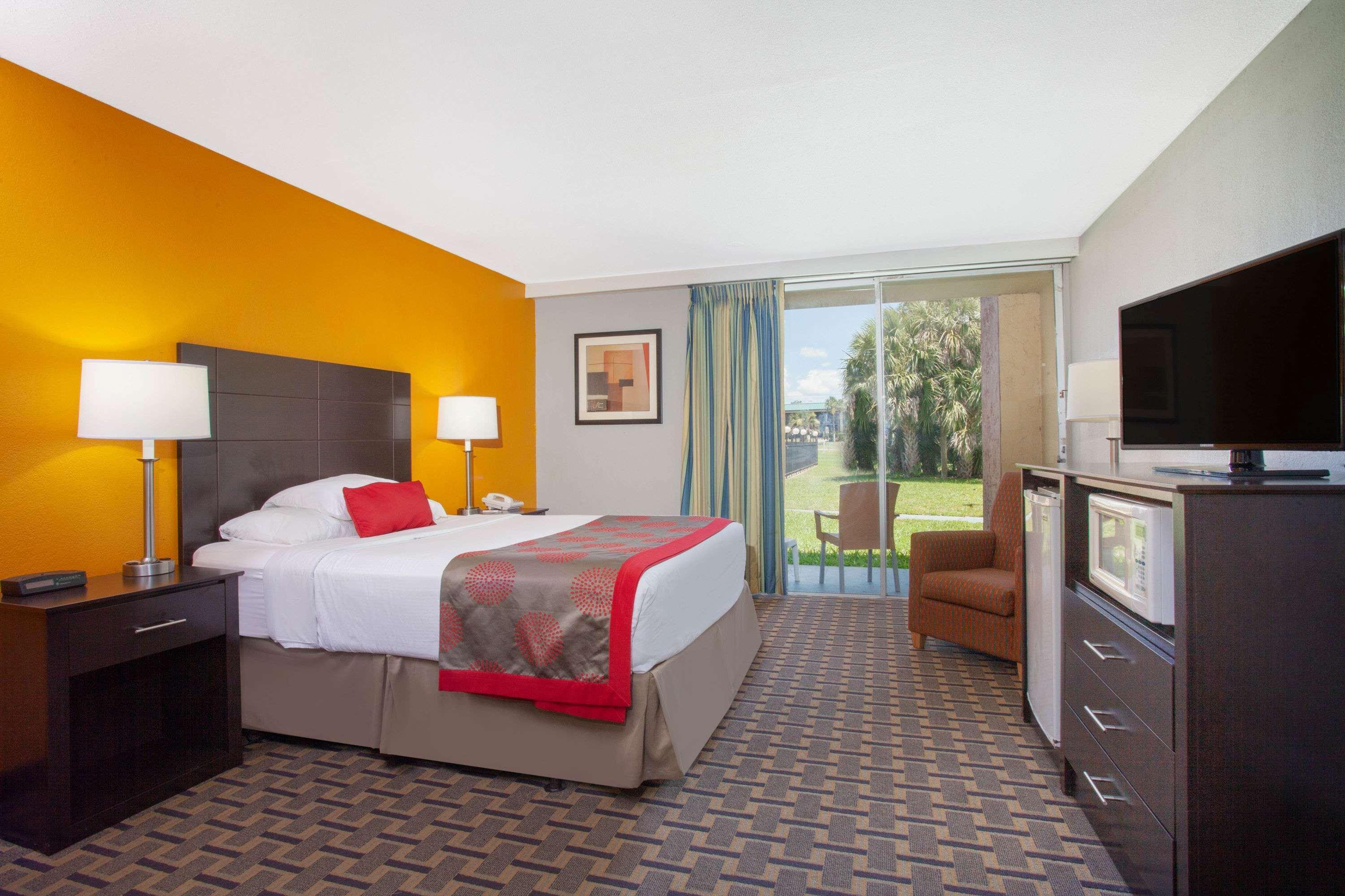 Ramada By Wyndham Davenport Orlando South Hotel Eksteriør billede